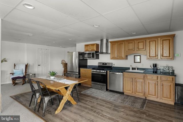 837 BALLSTOWN RD, Lititz, PA 17543
