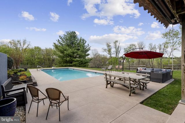 837 BALLSTOWN RD, Lititz, PA 17543