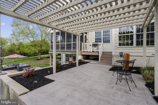837 BALLSTOWN RD, Lititz, PA 17543