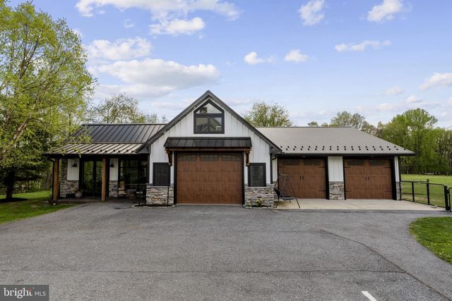 837 BALLSTOWN RD, Lititz, PA 17543