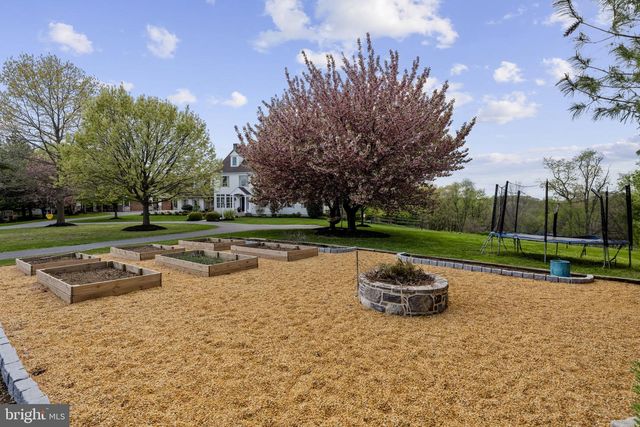 837 BALLSTOWN RD, Lititz, PA 17543