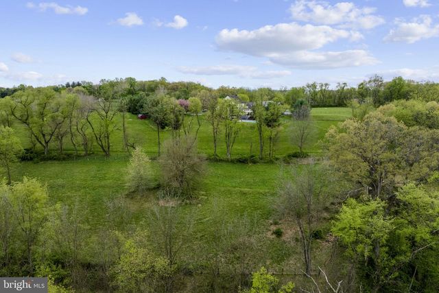 837 BALLSTOWN RD, Lititz, PA 17543