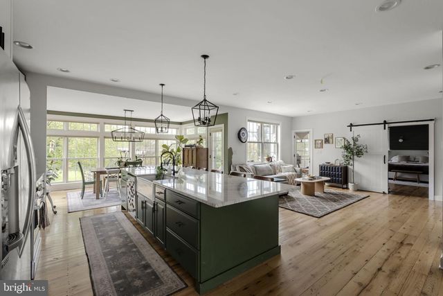 837 BALLSTOWN RD, Lititz, PA 17543