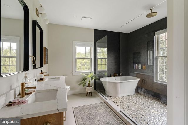 837 BALLSTOWN RD, Lititz, PA 17543