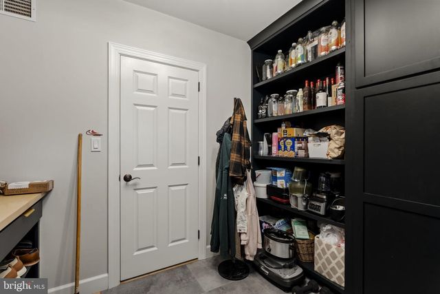 837 BALLSTOWN RD, Lititz, PA 17543