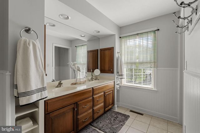 837 BALLSTOWN RD, Lititz, PA 17543