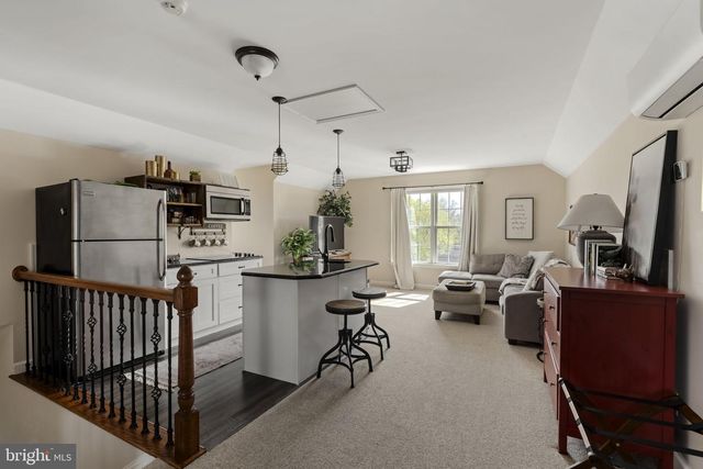 837 BALLSTOWN RD, Lititz, PA 17543