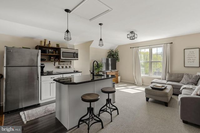 837 BALLSTOWN RD, Lititz, PA 17543