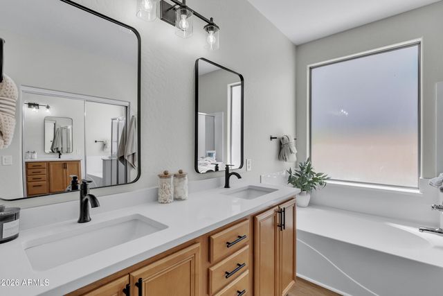2951 E LINDRICK Drive, Chandler, AZ 85249