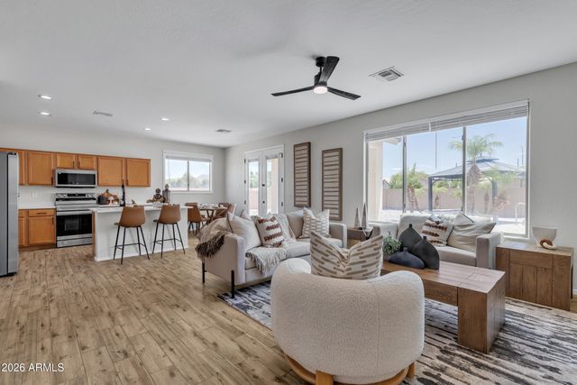 2951 E LINDRICK Drive, Chandler, AZ 85249