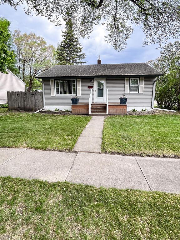 1603 5TH Street S, Moorhead, MN 56560