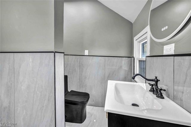 1812 Brevier Avenue, Cleveland, OH 44113