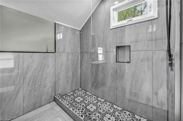 1812 Brevier Avenue, Cleveland, OH 44113