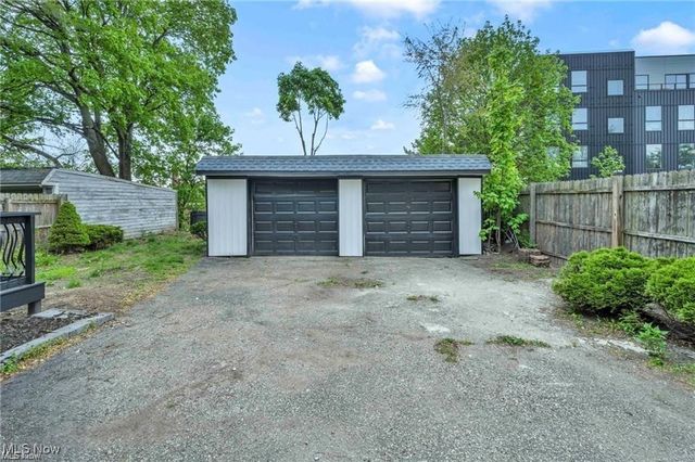 1812 Brevier Avenue, Cleveland, OH 44113