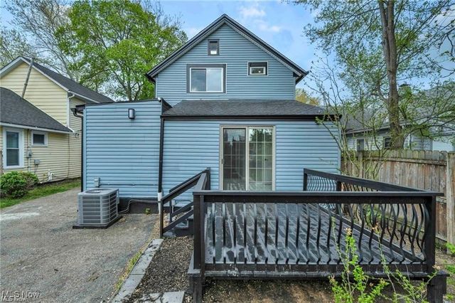 1812 Brevier Avenue, Cleveland, OH 44113