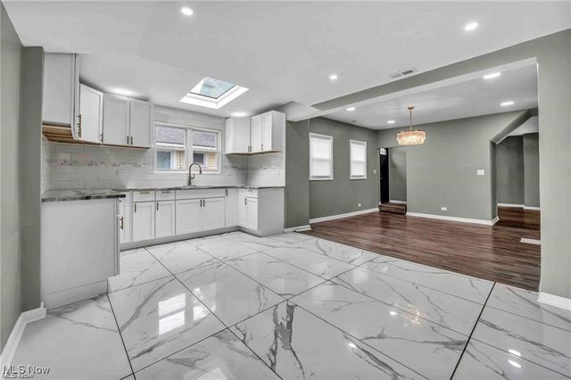 1812 Brevier Avenue, Cleveland, OH 44113