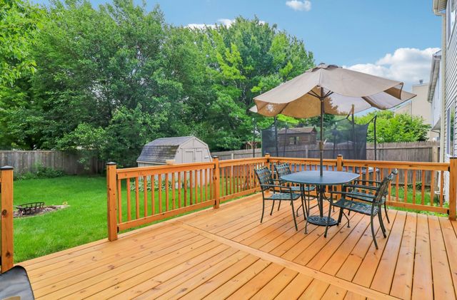 533 Deer Crossing Court, Hainesville, IL 60030