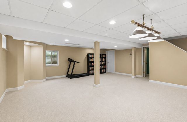 533 Deer Crossing Court, Hainesville, IL 60030