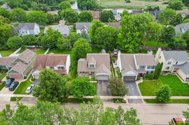 533 Deer Crossing Court, Hainesville, IL 60030