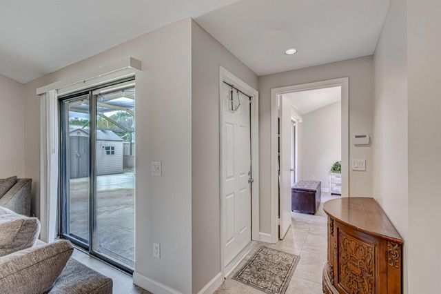 5258 Eagle Lake Drive, Palm Beach Gardens, FL 33418