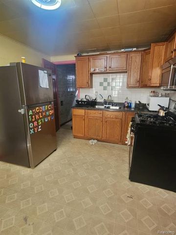 2455 Andrus Street, Hamtramck, MI 48212