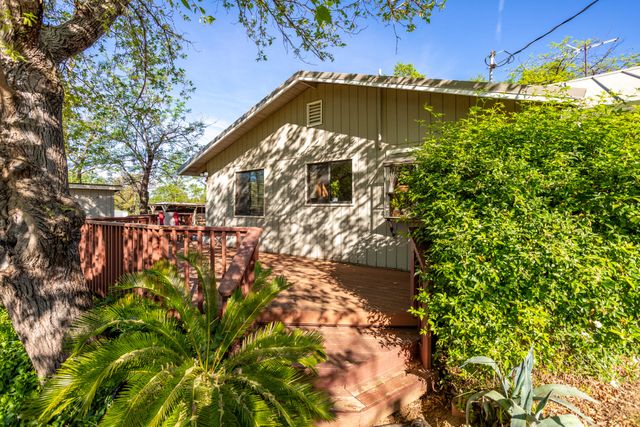 9038 Stillwater Road, Redding, CA 96002