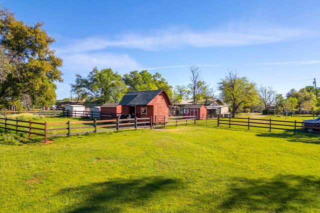 9038 Stillwater Road, Redding, CA 96002