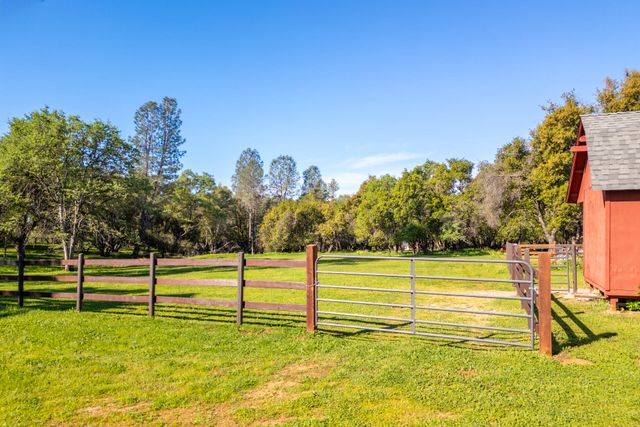 9038 Stillwater Road, Redding, CA 96002