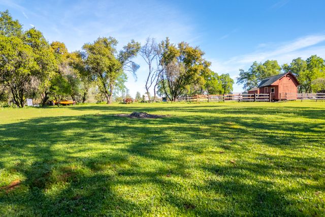 9038 Stillwater Road, Redding, CA 96002