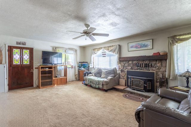 9038 Stillwater Road, Redding, CA 96002