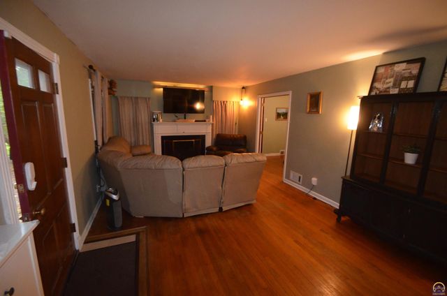 3513 SW York Way, Topeka, KS 66604