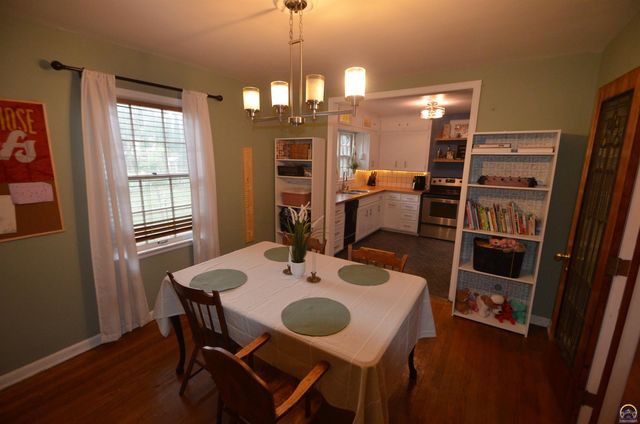 3513 SW York Way, Topeka, KS 66604