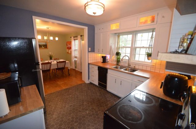 3513 SW York Way, Topeka, KS 66604