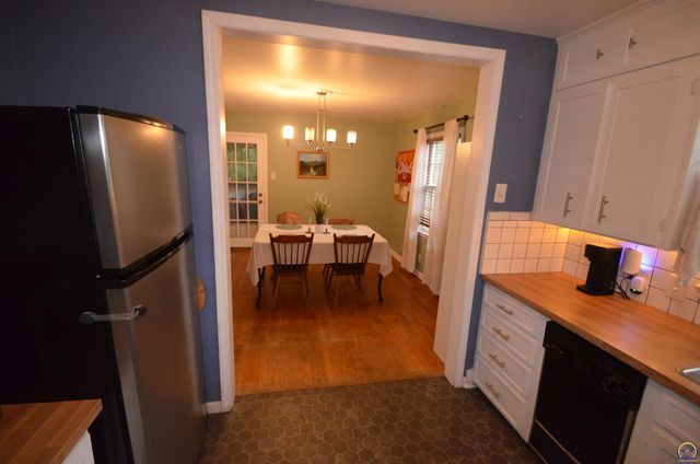 3513 SW York Way, Topeka, KS 66604