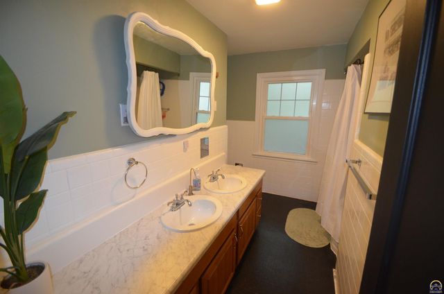 3513 SW York Way, Topeka, KS 66604