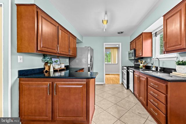 8227 BRATTLE RD, Pikesville, MD 21208