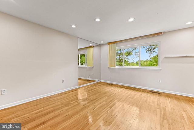 8227 BRATTLE RD, Pikesville, MD 21208