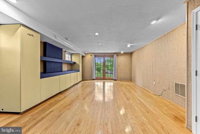 8227 BRATTLE RD, Pikesville, MD 21208