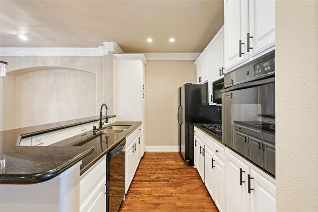 4133 Towne Green Circle, Addison, TX 75001