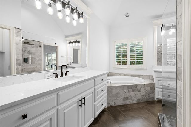 4133 Towne Green Circle, Addison, TX 75001