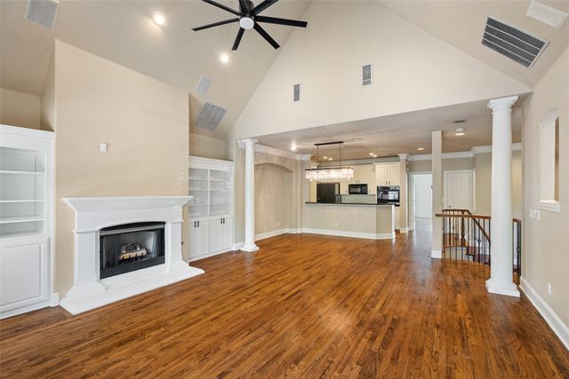 4133 Towne Green Circle, Addison, TX 75001