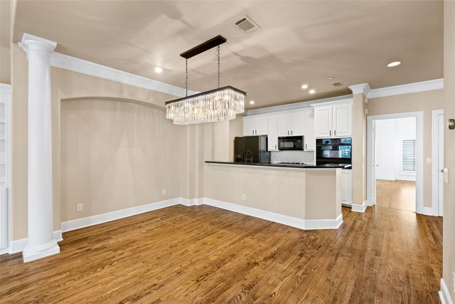 4133 Towne Green Circle, Addison, TX 75001