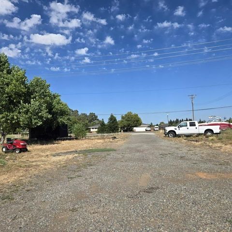 8830 Bradshaw Rd, Elk Grove, CA 95624
