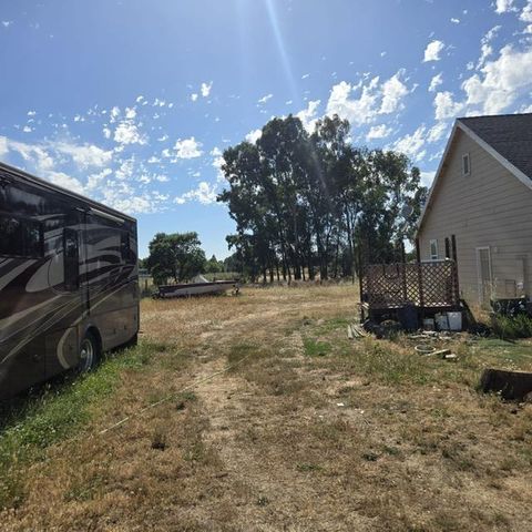 8830 Bradshaw Rd, Elk Grove, CA 95624