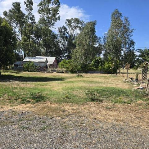 8830 Bradshaw Rd, Elk Grove, CA 95624