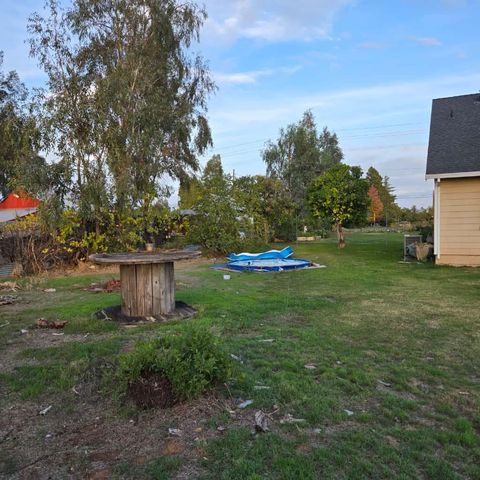8830 Bradshaw Rd, Elk Grove, CA 95624
