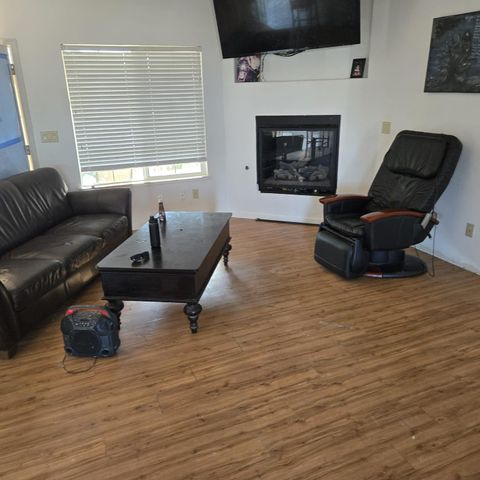 8830 Bradshaw Rd, Elk Grove, CA 95624