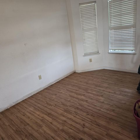 8830 Bradshaw Rd, Elk Grove, CA 95624
