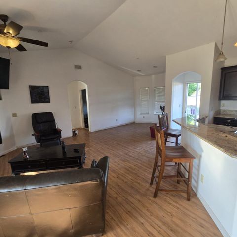 8830 Bradshaw Rd, Elk Grove, CA 95624