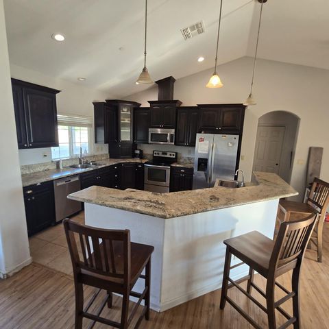 8830 Bradshaw Rd, Elk Grove, CA 95624